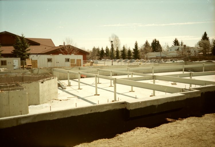 Plenum floor and steel columns