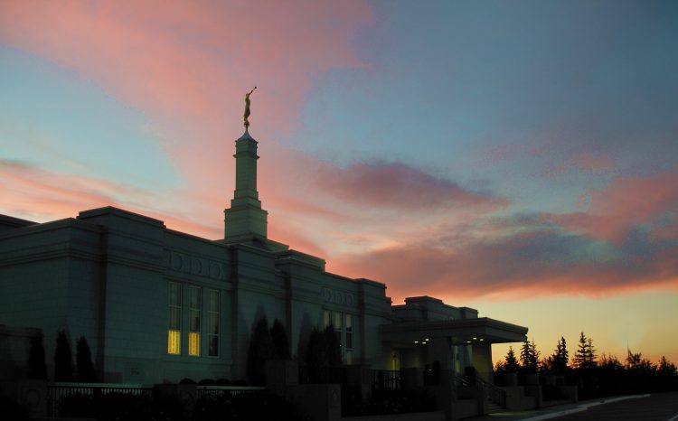 Temple, at twilight on 26 August 2006.